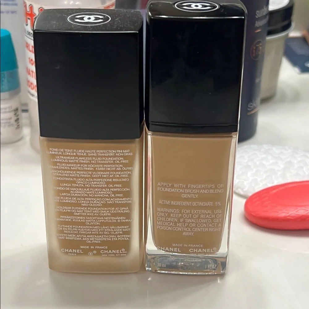 Chanel Foundation Set - Beige and Tan Shades - Picture 7 of 9